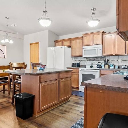 Convenient Townhouse - Near Airport Villa Rapid City Exterior photo