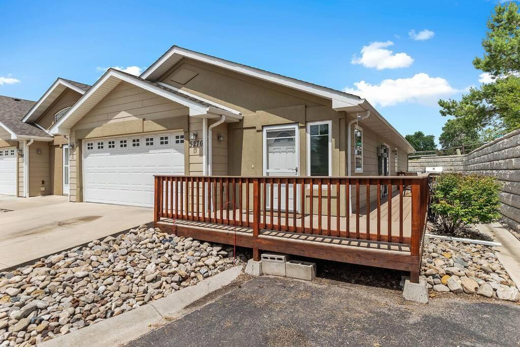 Convenient Townhouse - Near Airport Villa Rapid City Exterior photo