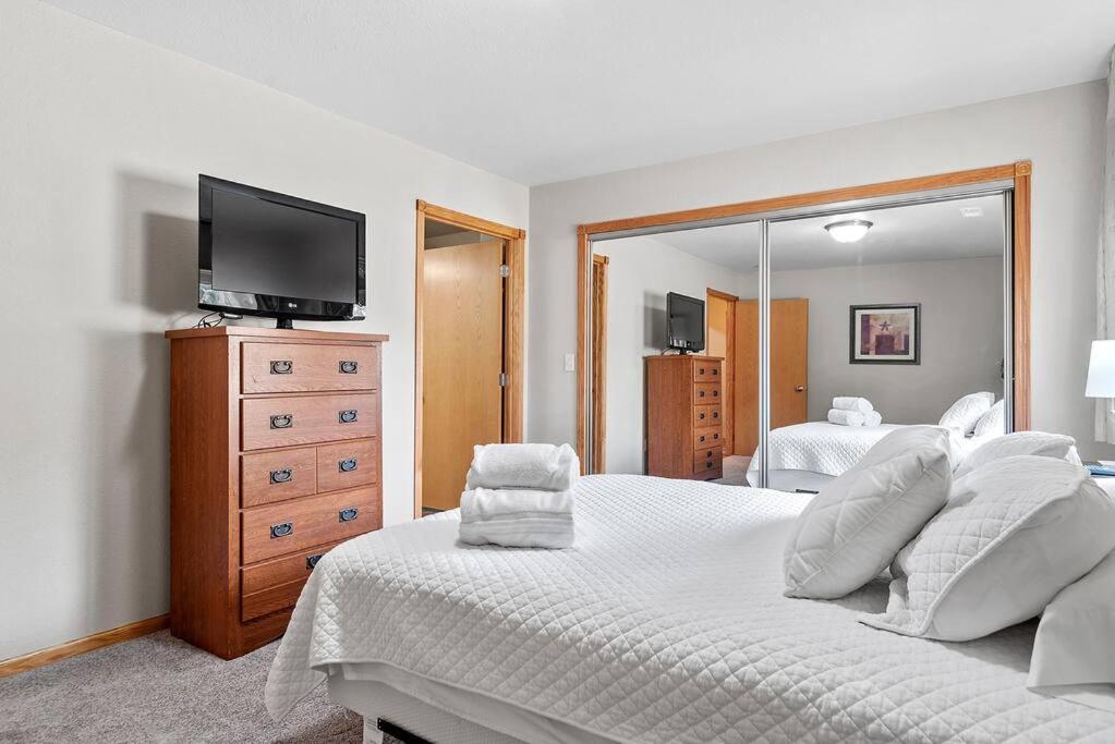 Convenient Townhouse - Near Airport Villa Rapid City Exterior photo